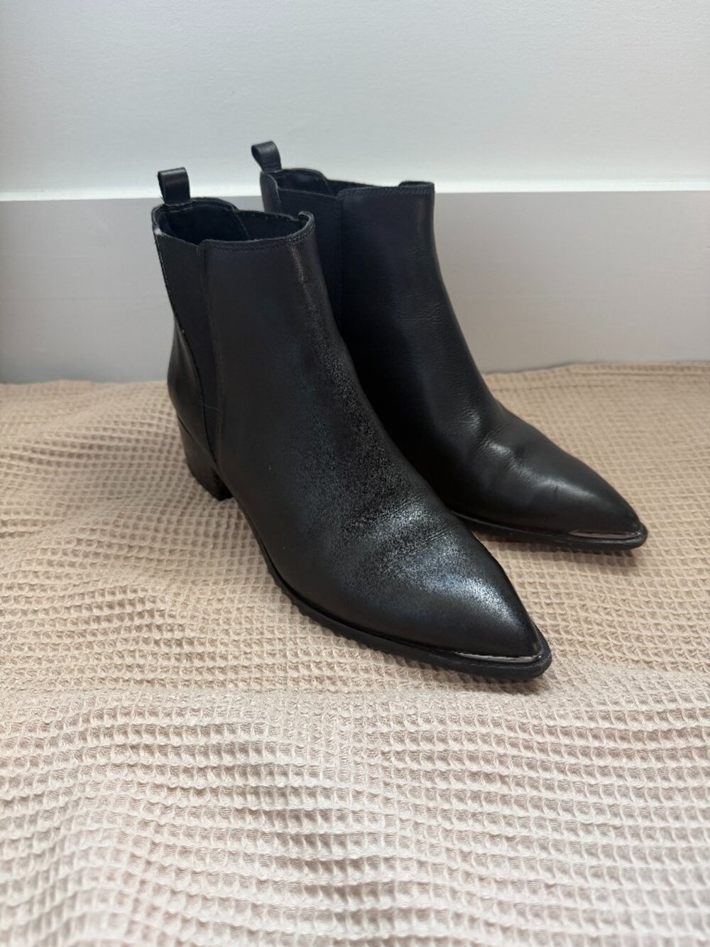 Marc Fisher LTD Black Leather Pointed Toe Chelsea Boots Size 7